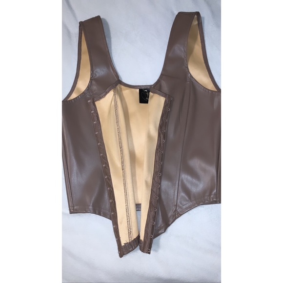 NWOT Brown faux leather Corset - Picture 2 of 4